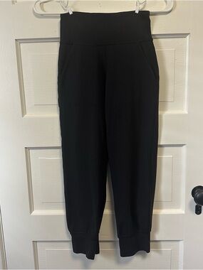 Lululemon 23” Cropped Align Joggers Size 2